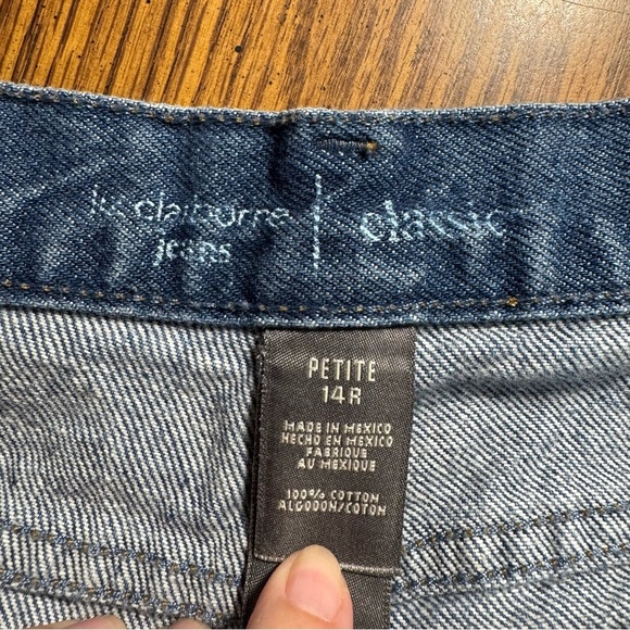 Liz Claiborne Classic Blue Denim Jeans. Size 14R - Picture 2 of 9